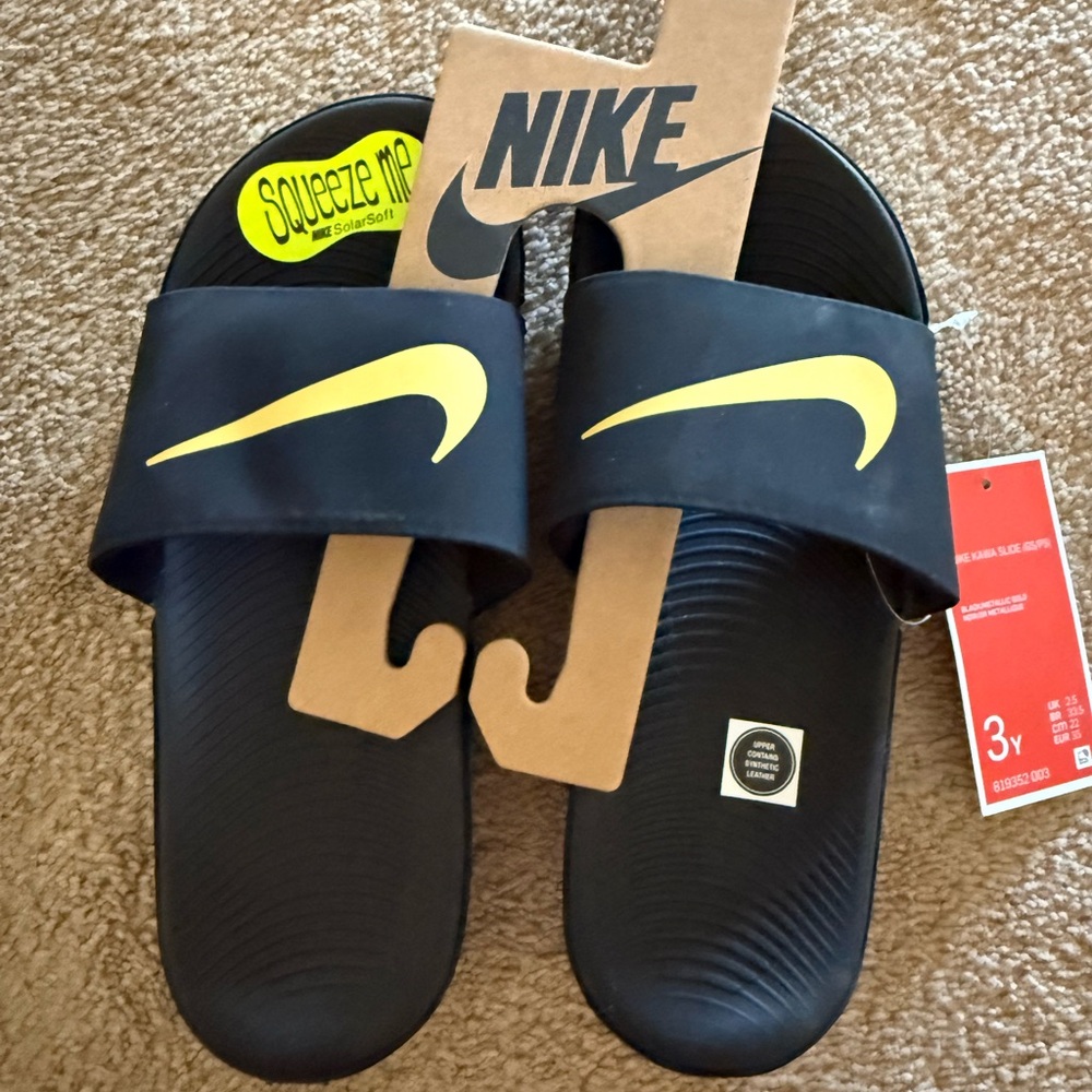 Nike slides new with tags